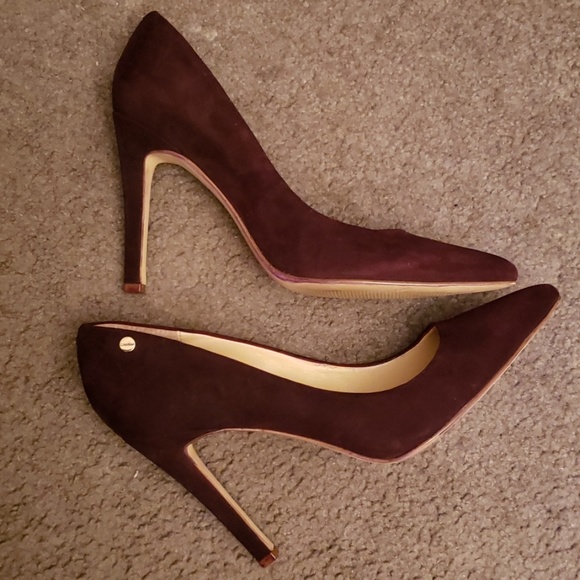 Calvin Klein Brady Wine Pumps - Picture 6 of 8